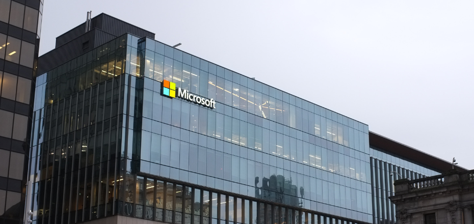 Microsoft planeja usar energia nuclear para alimentar data centers de IA