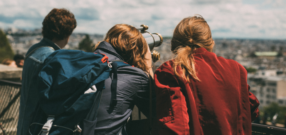 Pesquisa mostra que jovens europeus deixariam de dirigir e teriam menos filhos para salvar o planeta